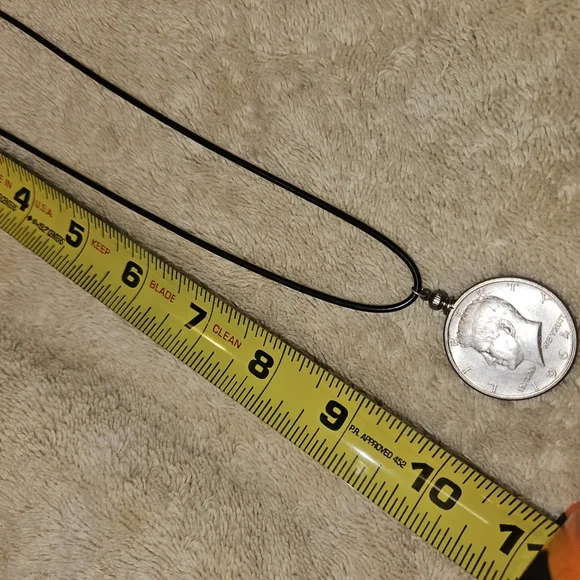 STERLING SILVER 1964 HALF DOLLAR COIN ON LEATHER ROPE. MEASUREMENTS IN PHOTOS 📸 - Picture 4 of 4